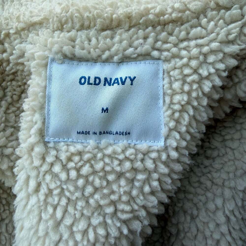 Old Navy Sherpa-Lined Denim Trucker Jacket in Light Wash Size Medium - Picture 3 of 6